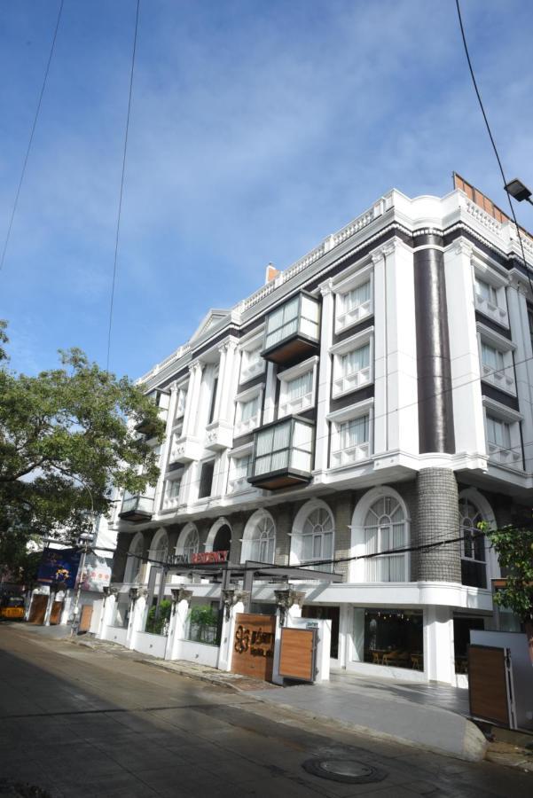 Hotel Rathna Residency - Near Us Consulate Madrás Exterior foto